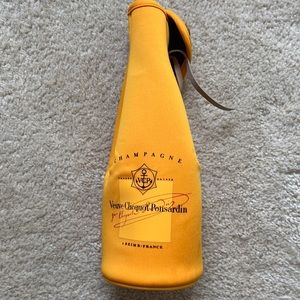 Verve Clicquot Ponsardin insulated champagne bottle zip up holder, bright gold